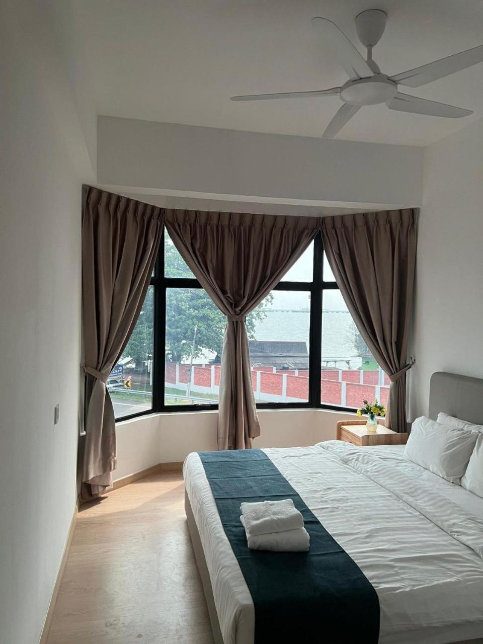 Mutiara Melaka Beach Resort - Islamic Compliance Only Tangga Batu Luaran gambar